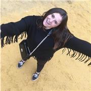 Sono una ragazza di 25 anni! Mi offro per insegnare inglese ai ragazzi delle scuole medie o aiuto compiti in generale!